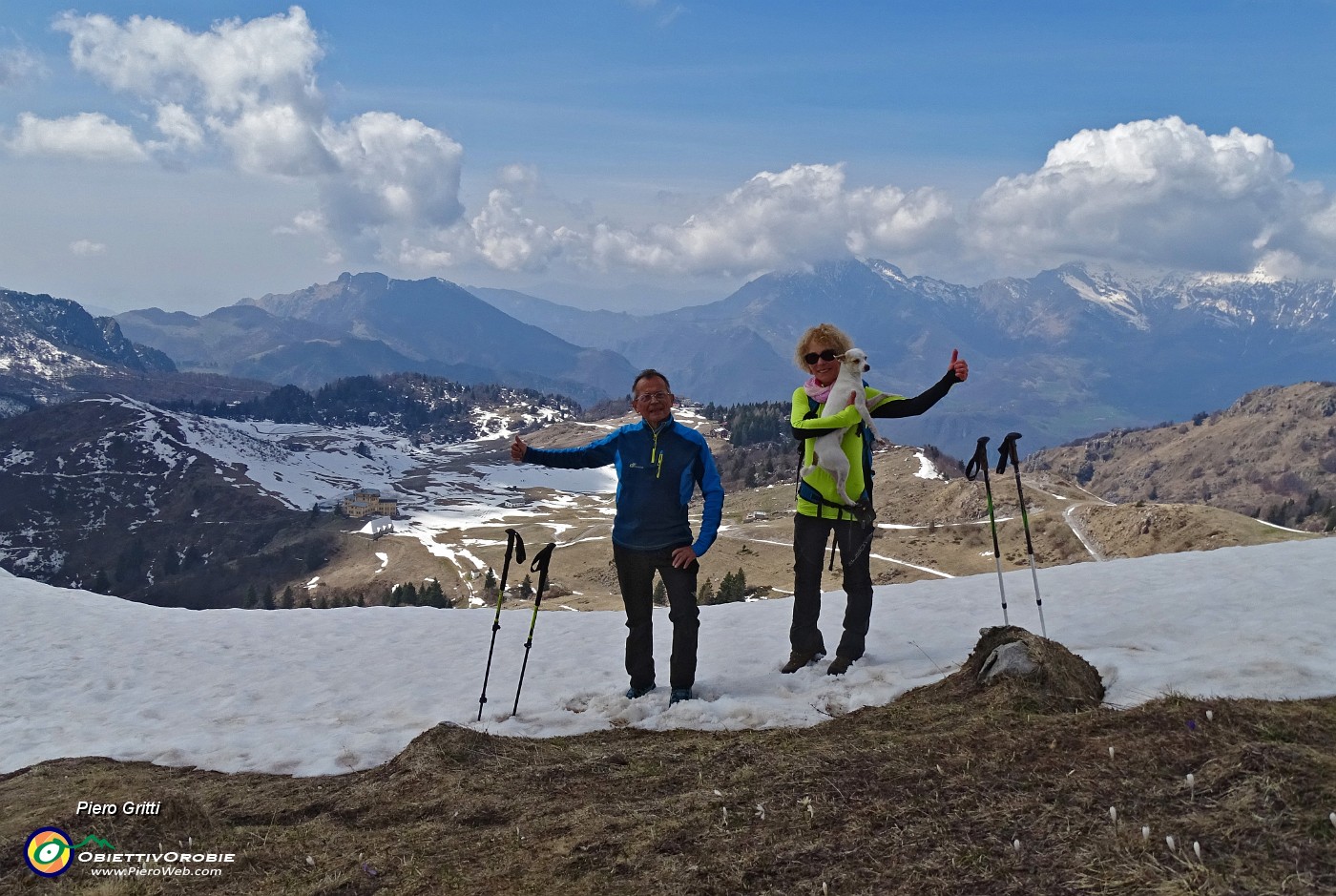 46 Alle spalle Piani d'Artavaggio con sullo sfondo Due Mani e Grigne.JPG -                                